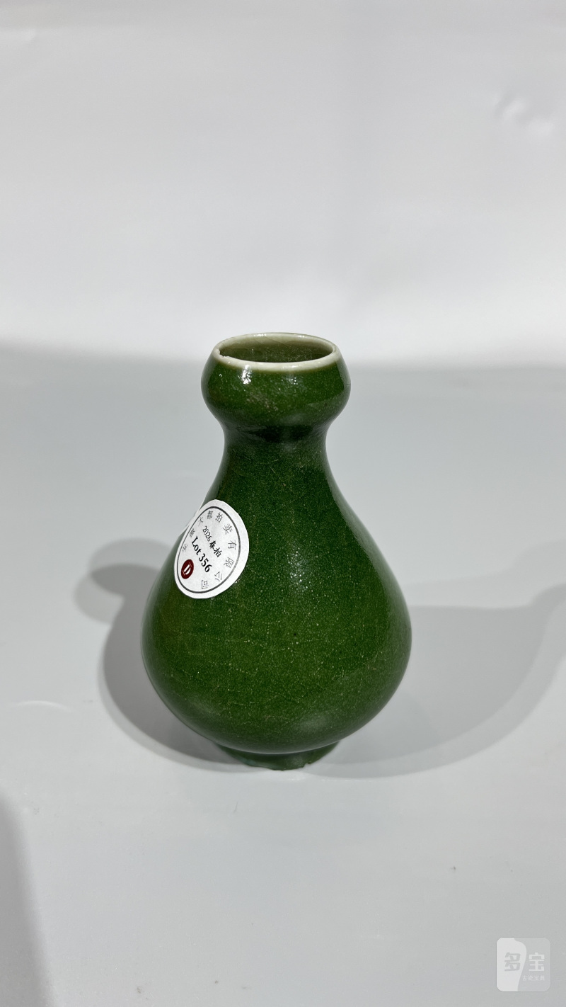 清康熙 郎窑绿蒜头瓶 - 图5